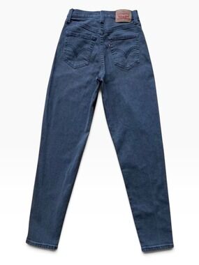 Levis High waisted mom jeans black lightly stretch denim 99% cotton size 24